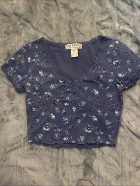 Cut & Paste Navy Floral Lace-Trim V-Neck Crop Top
